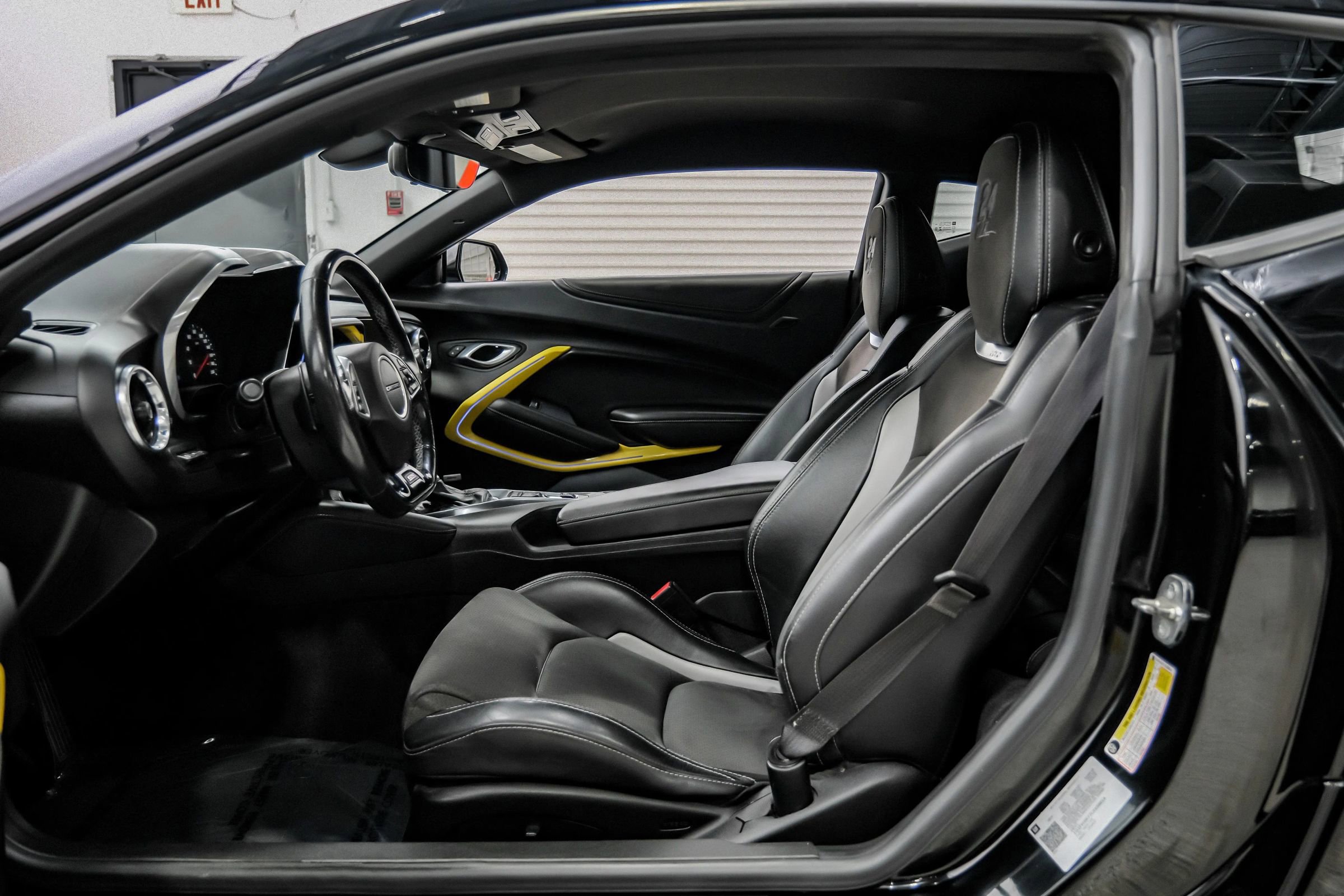 Used 2020 Chevrolet Camaro SS RWD image 17