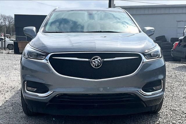Used 2020 Buick Enclave Essence w/ LPO, Luxury Package image 2