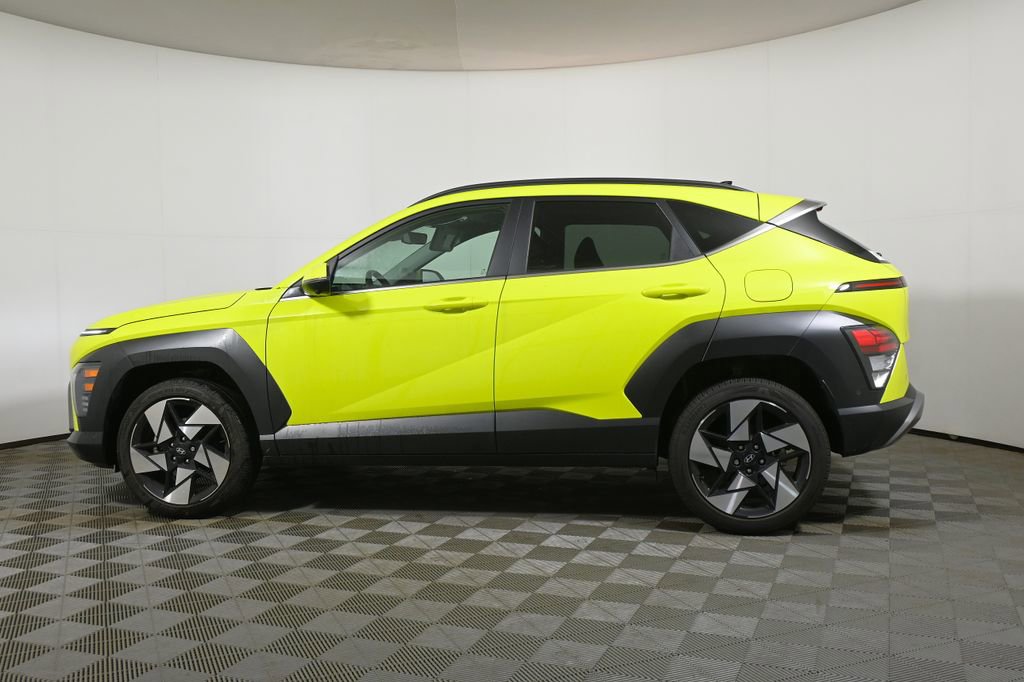 Used 2024 Hyundai Kona Limited AWD/4WD image 2