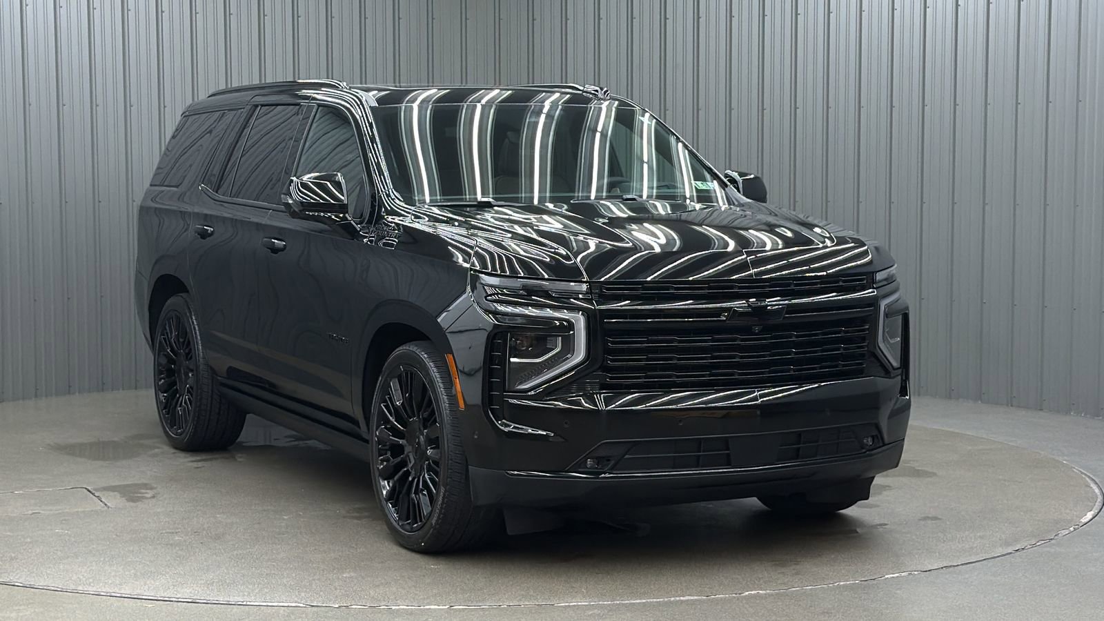 Used 2025 Chevrolet Tahoe High Country AWD/4WD image 7