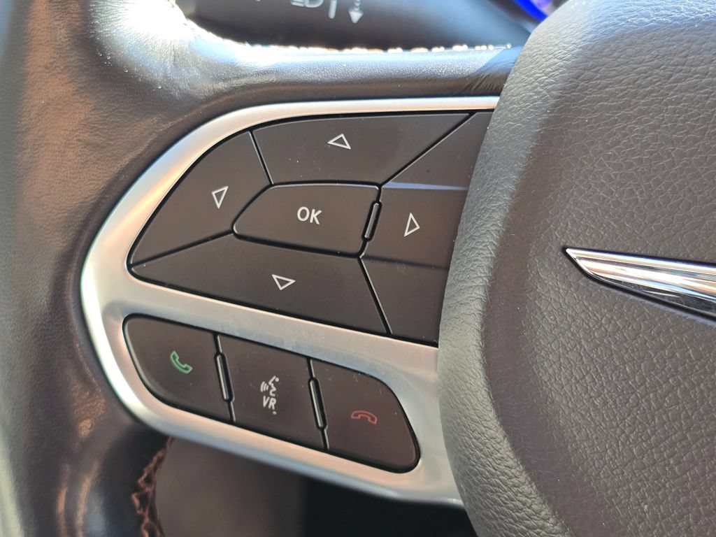 Used 2019 Chrysler Pacifica Touring-L Plus w/ Advanced Safetytec Group FWD image 16