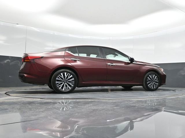 Used 2025 Nissan Altima 2.5 SV image 34
