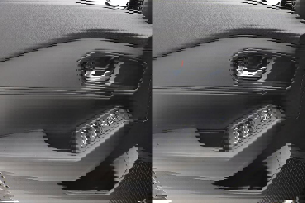 Used 2025 Honda Accord SE image 15