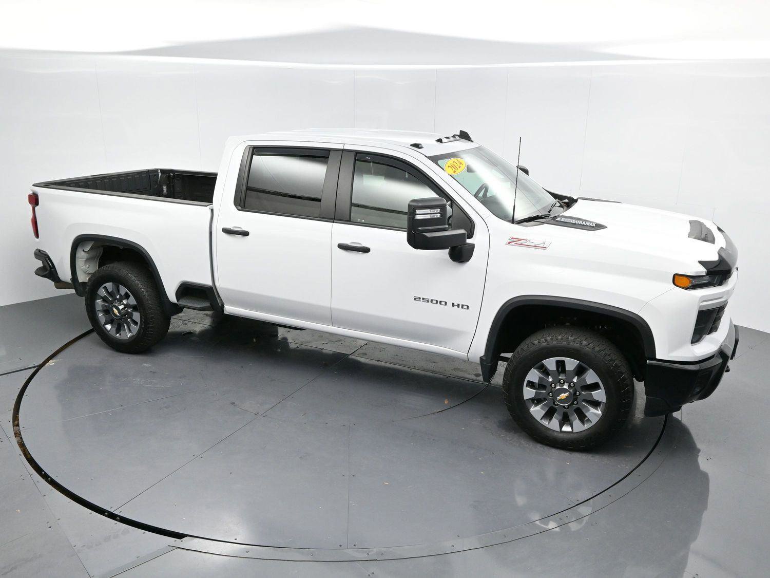 Used 2024 Chevrolet Silverado 2500 Custom w/ Custom Value Package image 35
