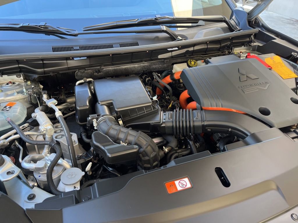 New 2025 Mitsubishi Outlander SE image 7