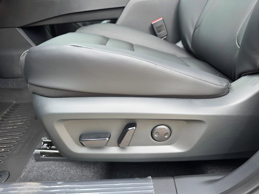 New 2026 Nissan Rogue SV image 17