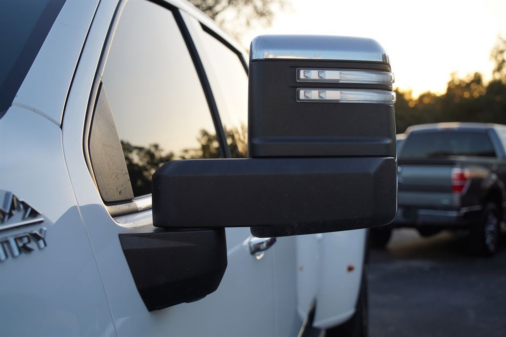 Used 2024 Chevrolet Silverado 3500 High Country w/ Technology Package image 39