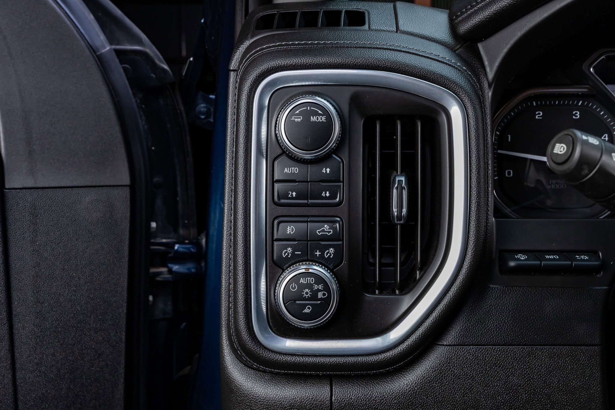 Used 2021 GMC Sierra 2500 Denali w/ Denali Ultimate Package image 21