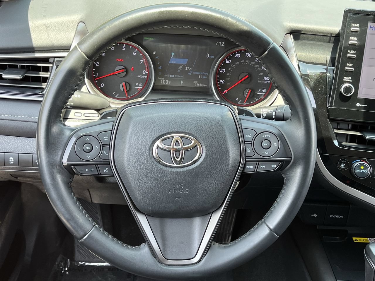 Used 2023 Toyota Camry XSE FWD image 11
