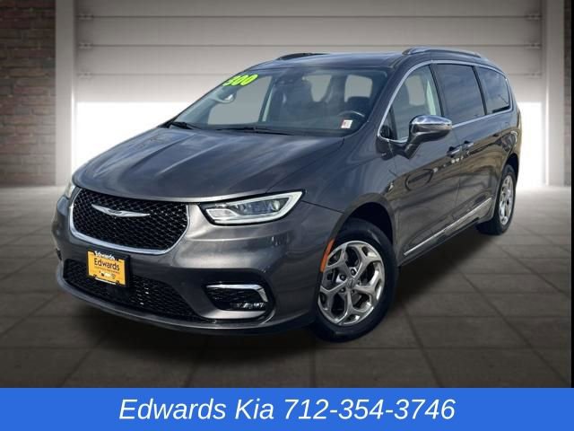 Used 2021 Chrysler Pacifica Limited image 2