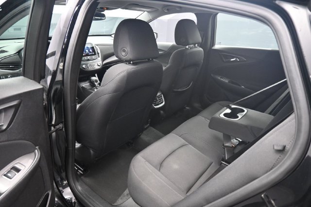 Used 2025 Chevrolet Malibu LT FWD image 12