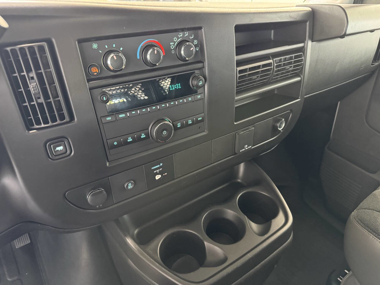 Used 2023 GMC Savana 2500 w/ Driver Convenience Package image 31