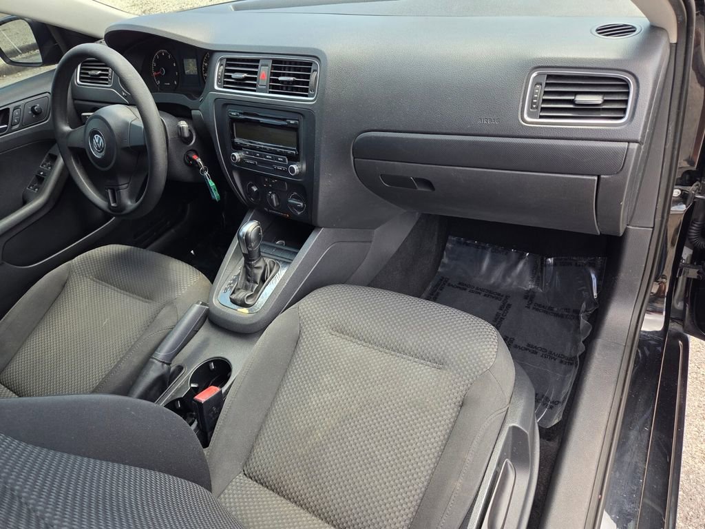 Used 2011 Volkswagen Jetta Sedan FWD image 16