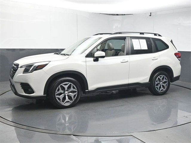 Used 2023 Subaru Forester Premium image 4
