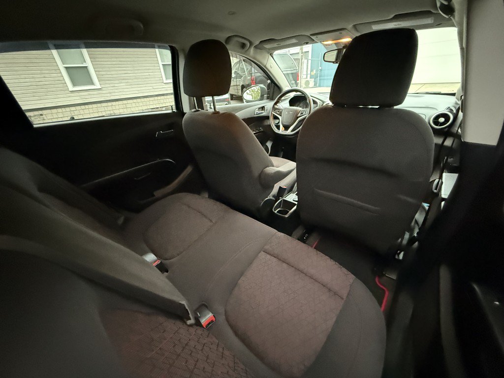 Used 2020 Chevrolet Sonic LT w/ Convenience Package FWD image 15