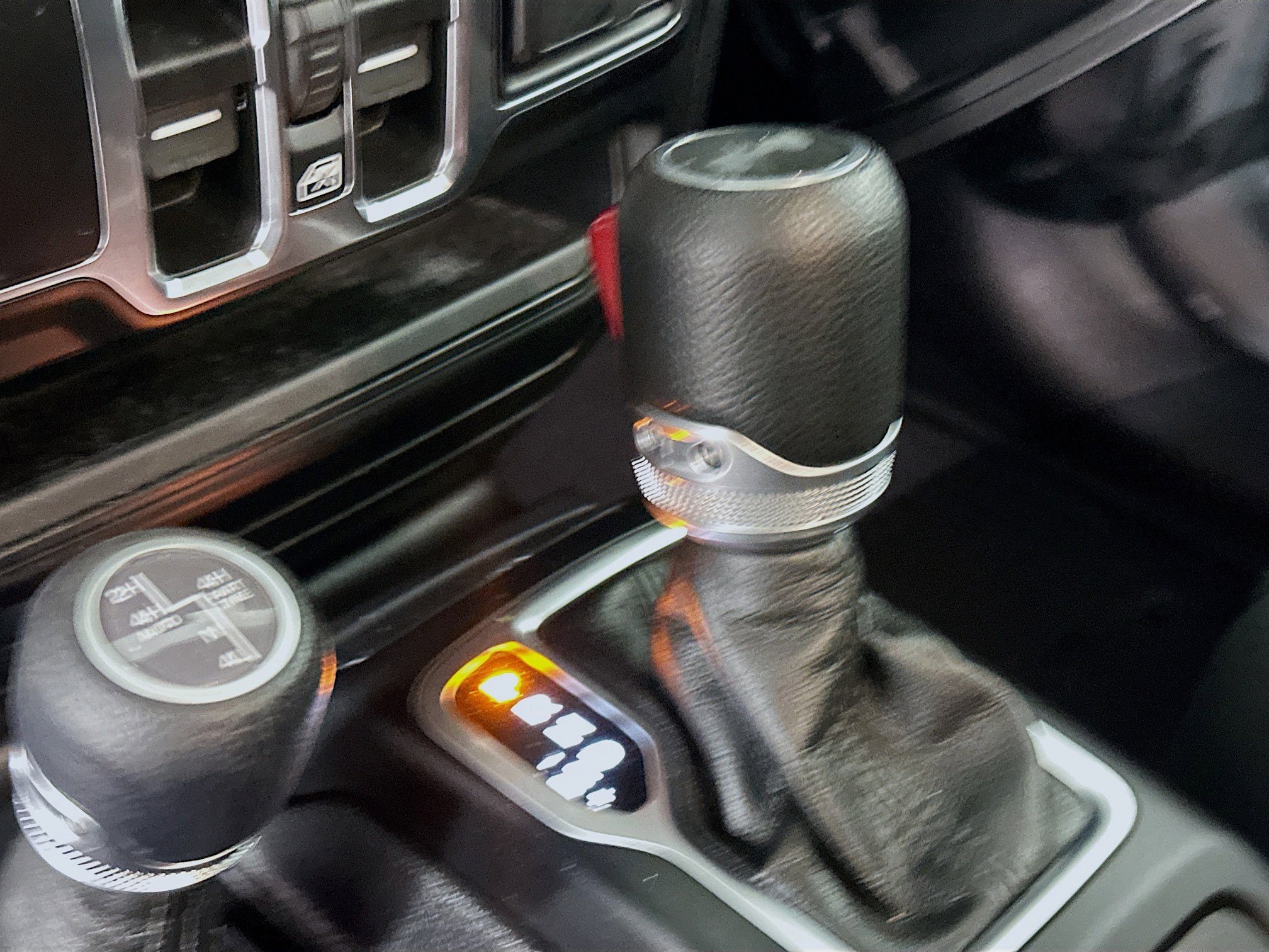 Used 2023 Jeep Wrangler Unlimited image 25