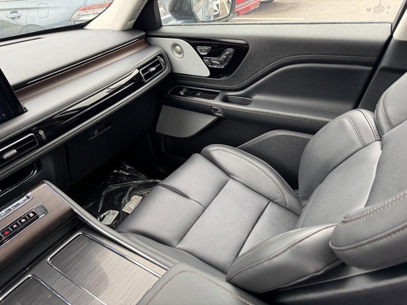 New 2025 Lincoln Aviator Reserve w/ Equipment Group 201A AWD/4WD image 11