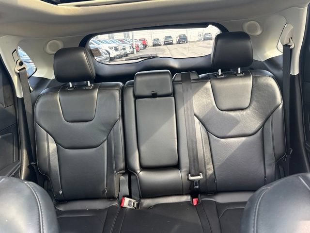 Used 2020 Ford Edge Titanium FWD image 24