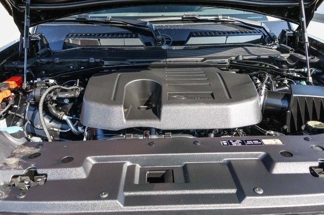 Certified 2025 Land Rover Defender 110 S AWD/4WD image 25