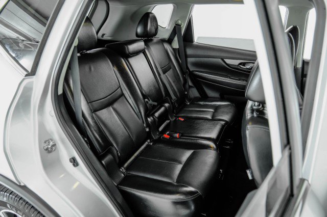 Used 2018 Nissan Rogue SL w/ Premium Package image 35