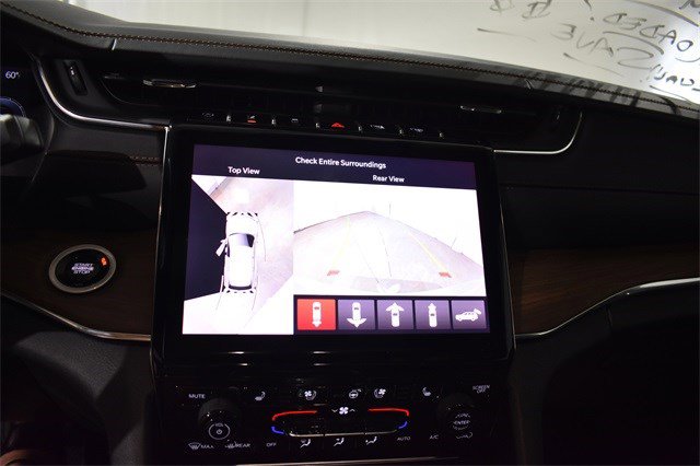 Used 2025 Jeep Grand Cherokee Summit image 22