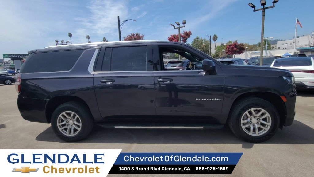 Used 2022 Chevrolet Suburban LT RWD image 9