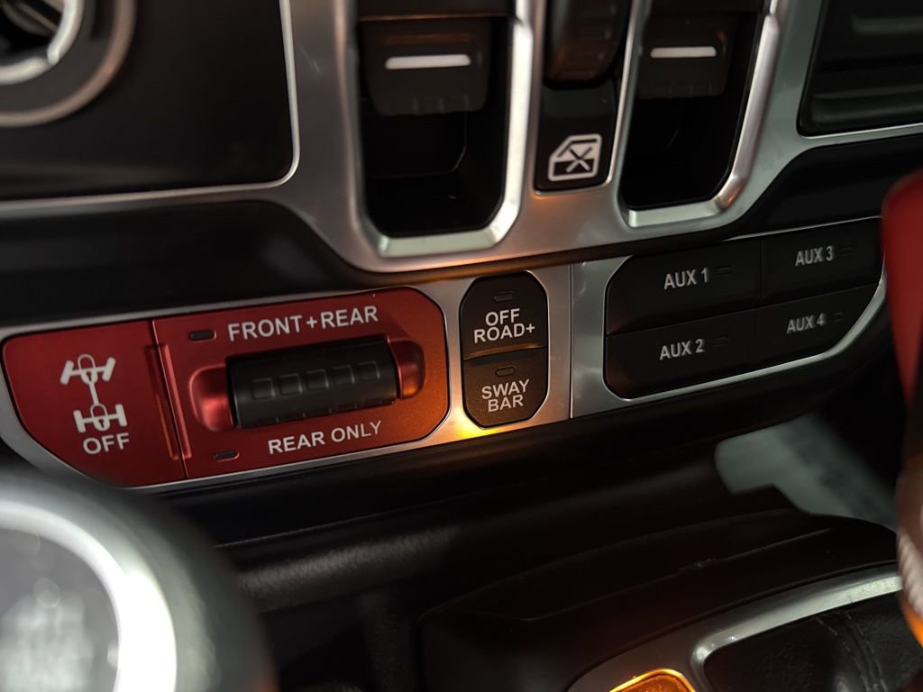 Used 2024 Jeep Wrangler Unlimited Rubicon 4xe image 33