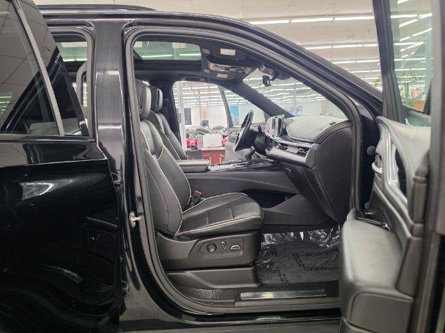 Used 2023 Cadillac Escalade Sport AWD/4WD image 40
