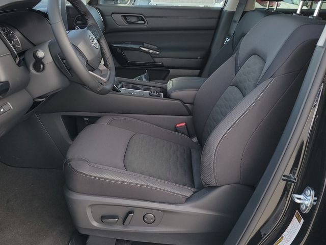 New 2026 Nissan Pathfinder SV image 6