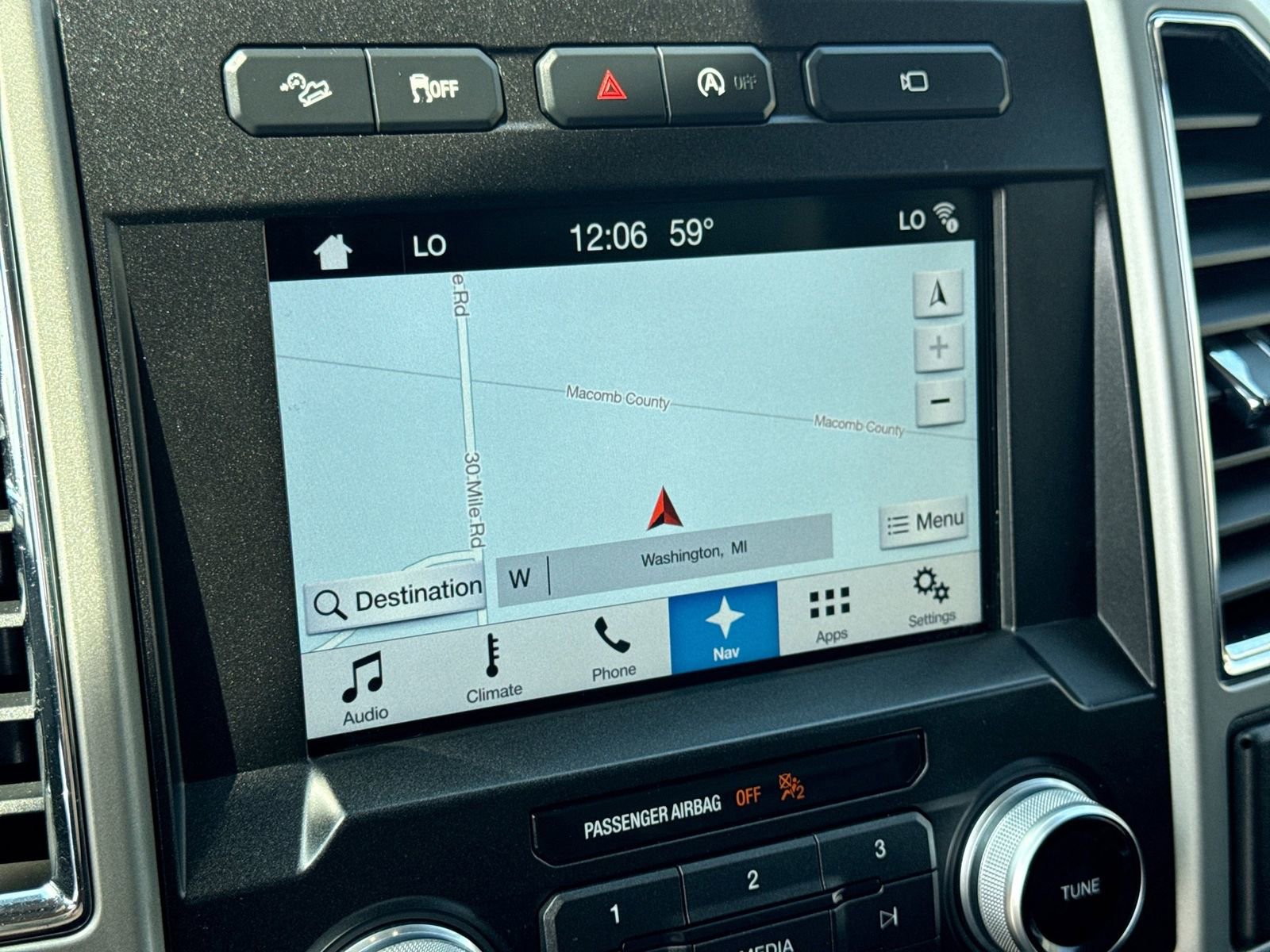 Used 2017 Ford F150 Lariat w/ Equipment Group 502A Luxury AWD/4WD image 35