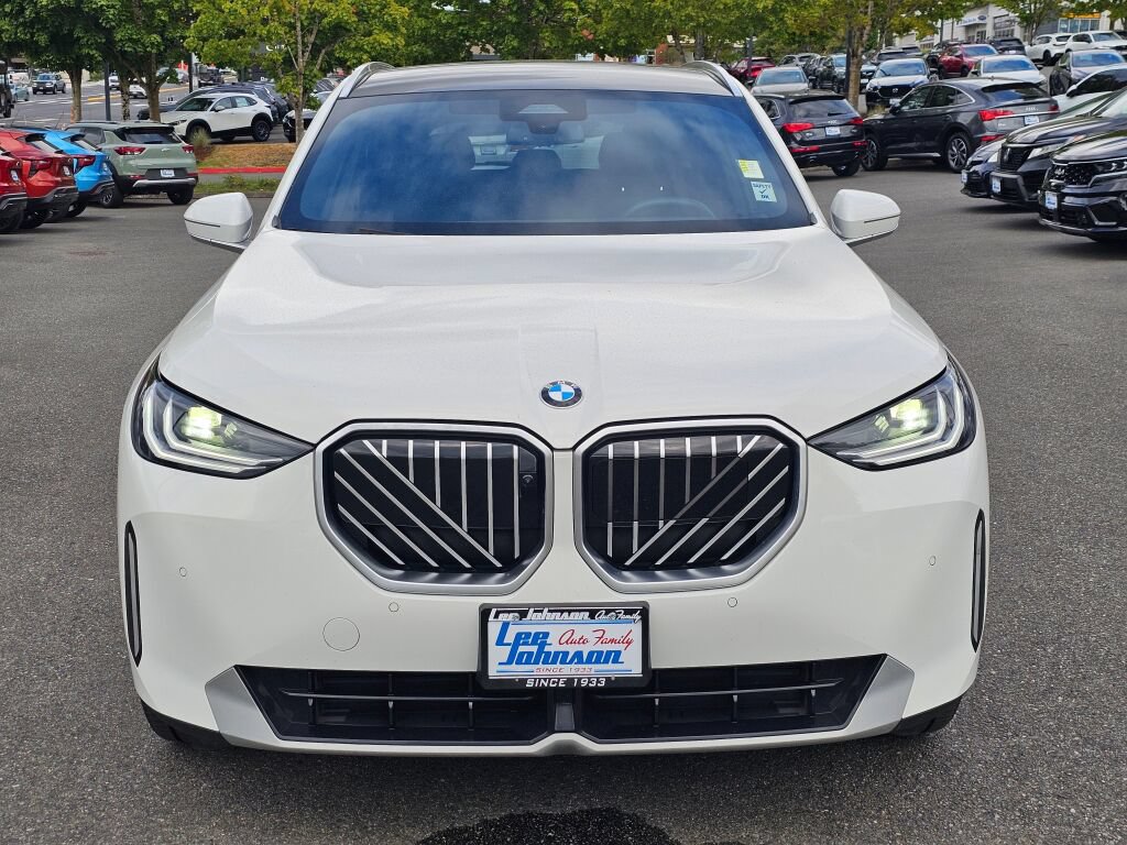 Used 2025 BMW X3 xDrive30i AWD/4WD image 2