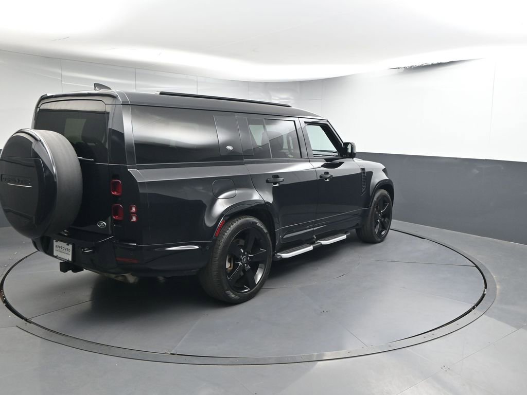 Used 2023 Land Rover Defender 130 X-Dynamic SE image 25