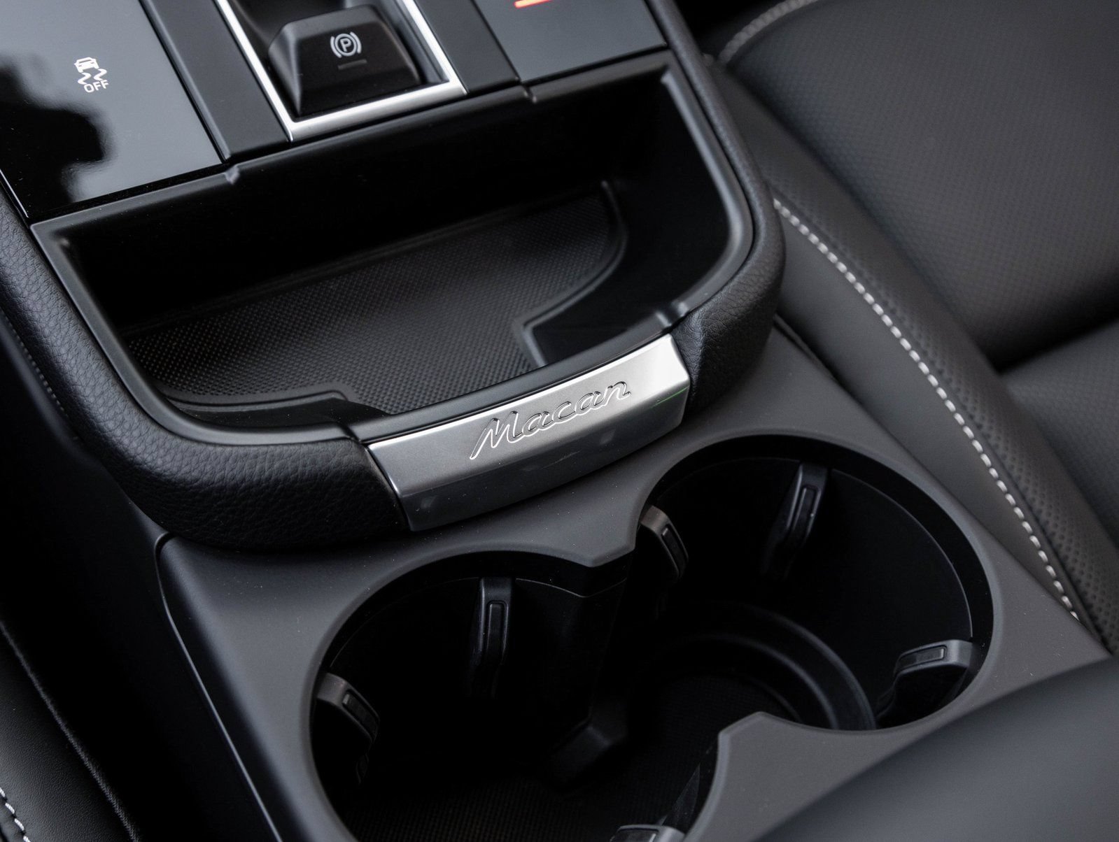 Certified 2026 Porsche Macan S AWD/4WD image 28