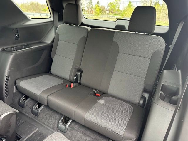 Used 2023 Chevrolet Traverse LT FWD image 31