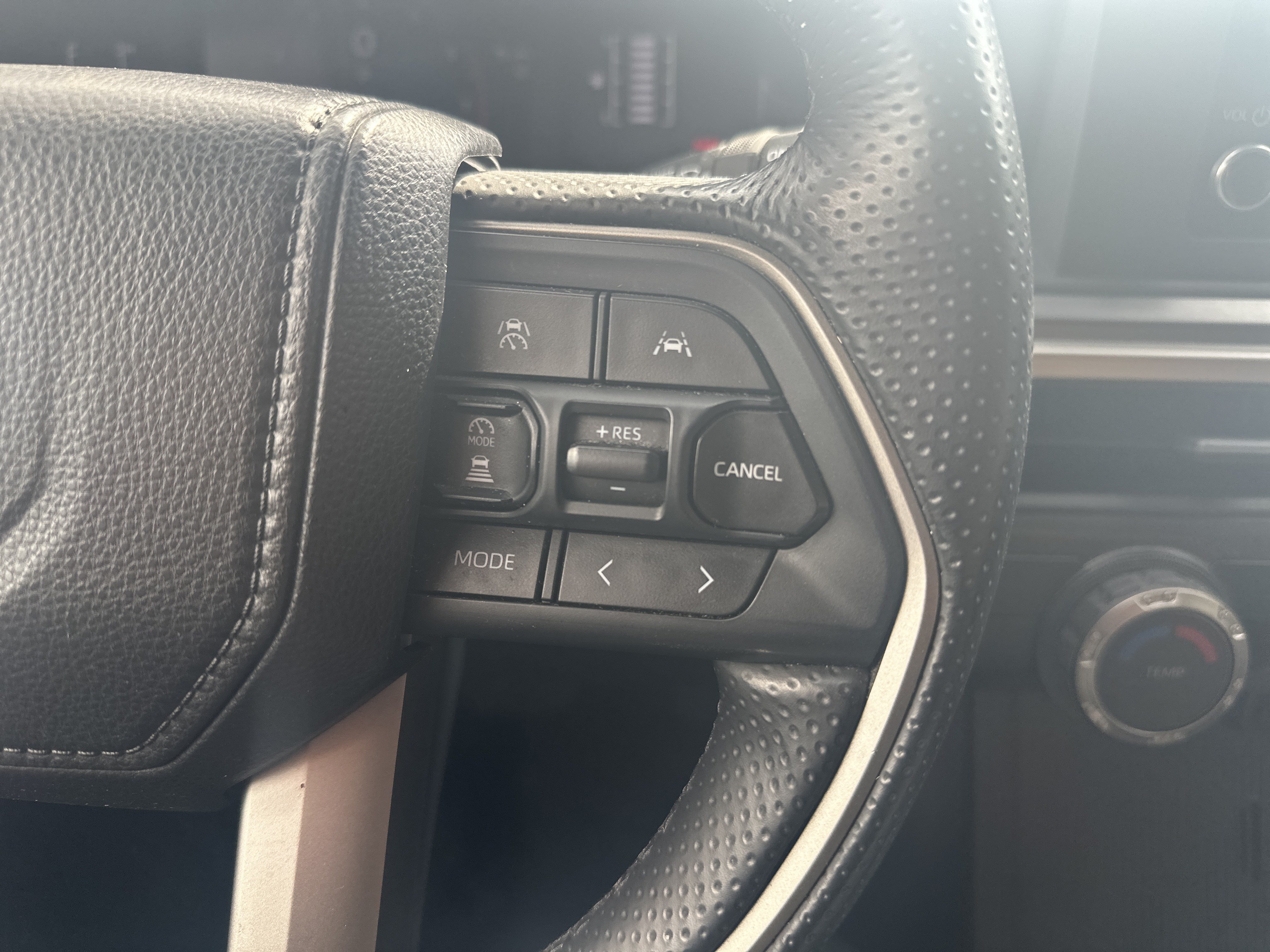 Used 2025 Toyota 4Runner SR5 AWD/4WD image 19
