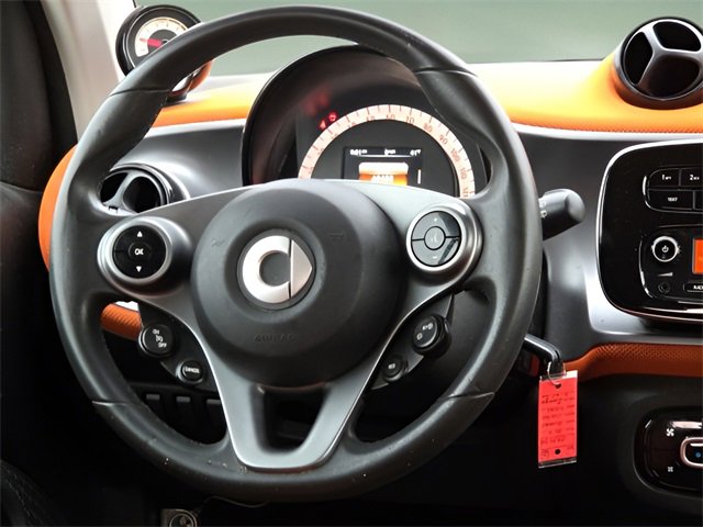 Used 2016 smart fortwo passion image 12