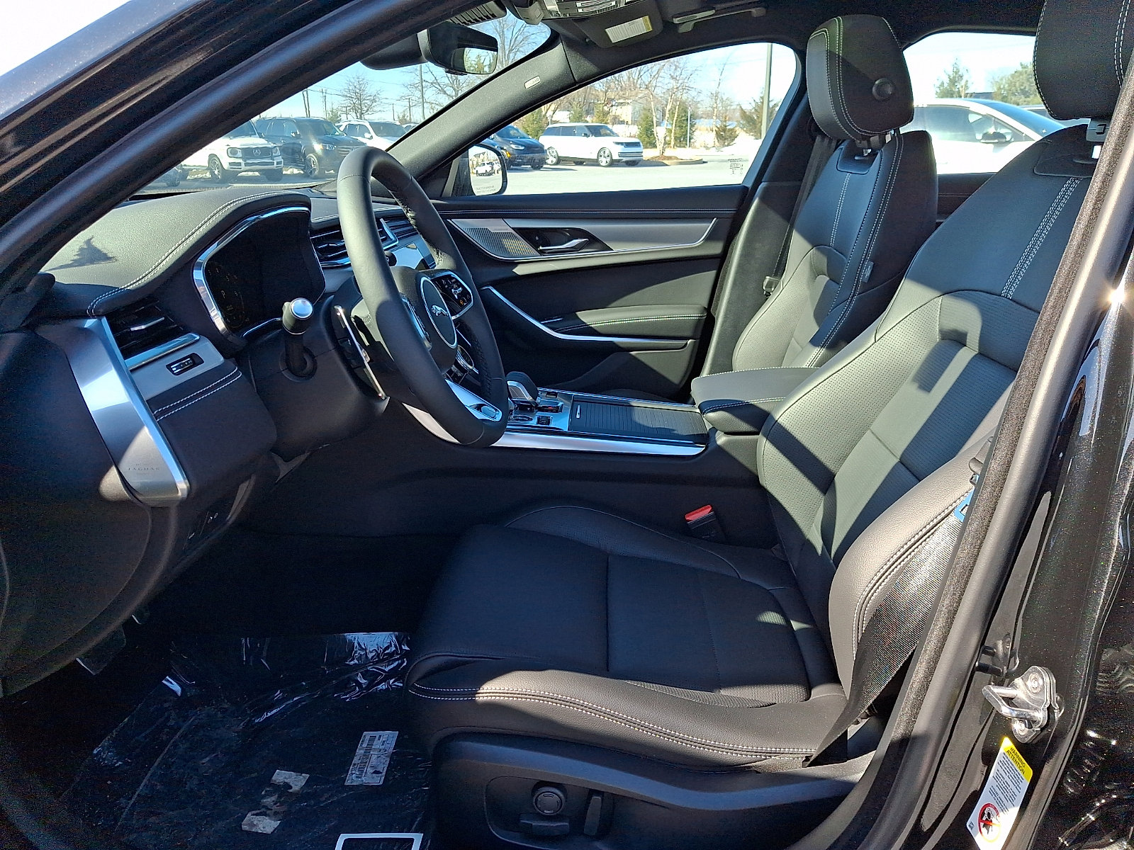 New 2024 Jaguar XF R-Dynamic SE image 11