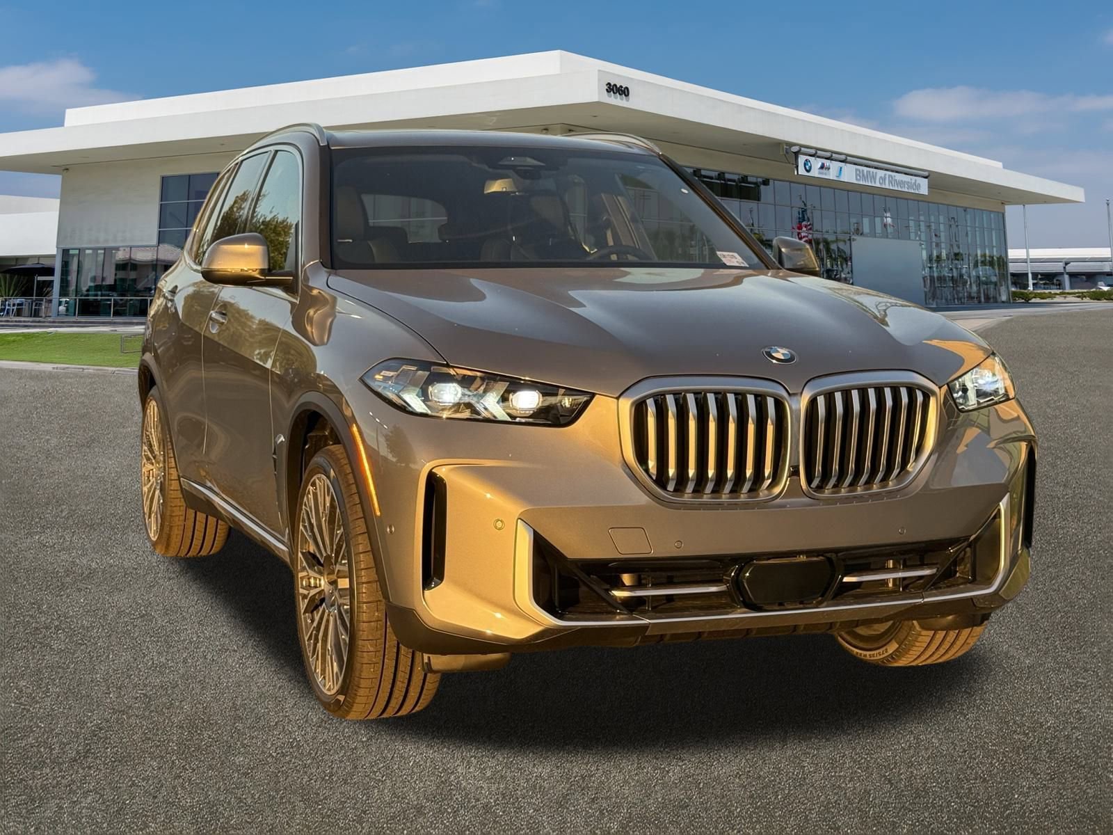 New 2026 BMW X5 sDrive40i image 2