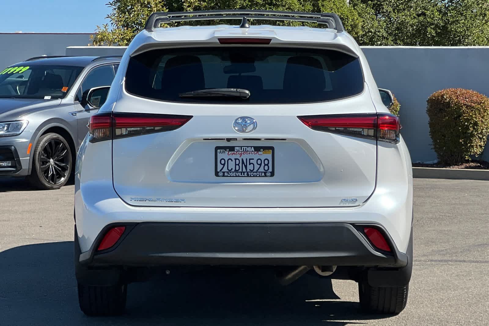Used 2022 Toyota Highlander L AWD/4WD image 8