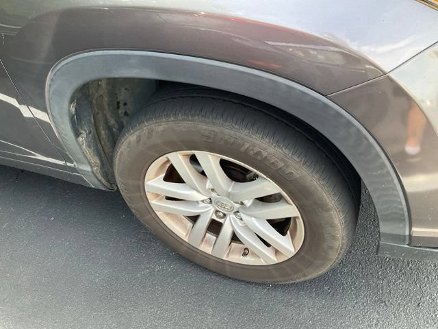 Used 2014 Toyota Highlander LE FWD image 3
