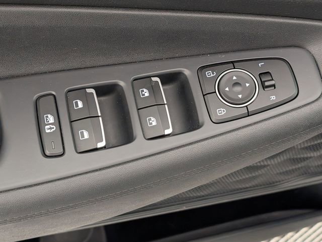 Used 2023 Hyundai Santa Fe SEL image 11