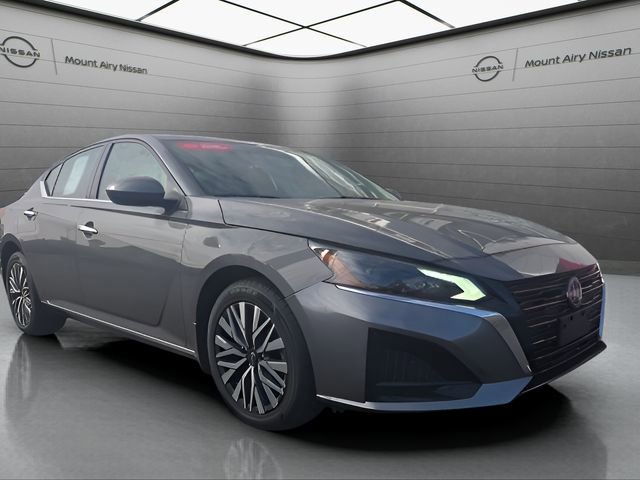 Certified 2024 Nissan Altima 2.5 SV w/ SV Premium Package image 3