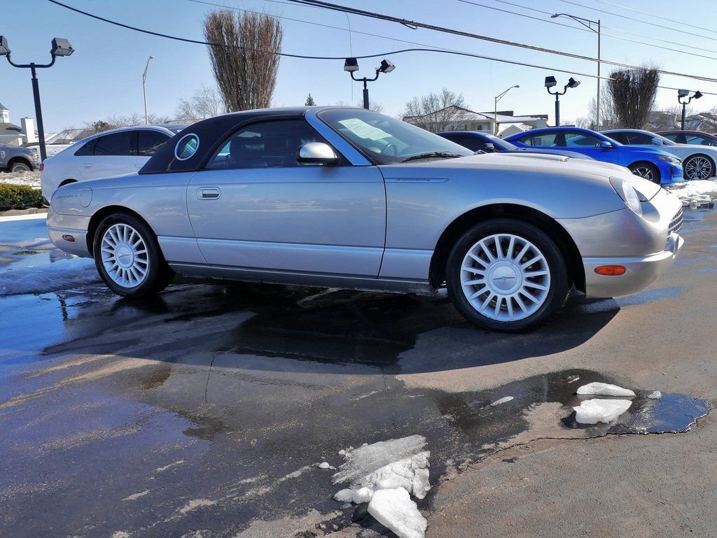 Used 2005 Ford Thunderbird image 4