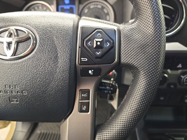 Used 2018 Toyota Tacoma SR5 AWD/4WD image 31