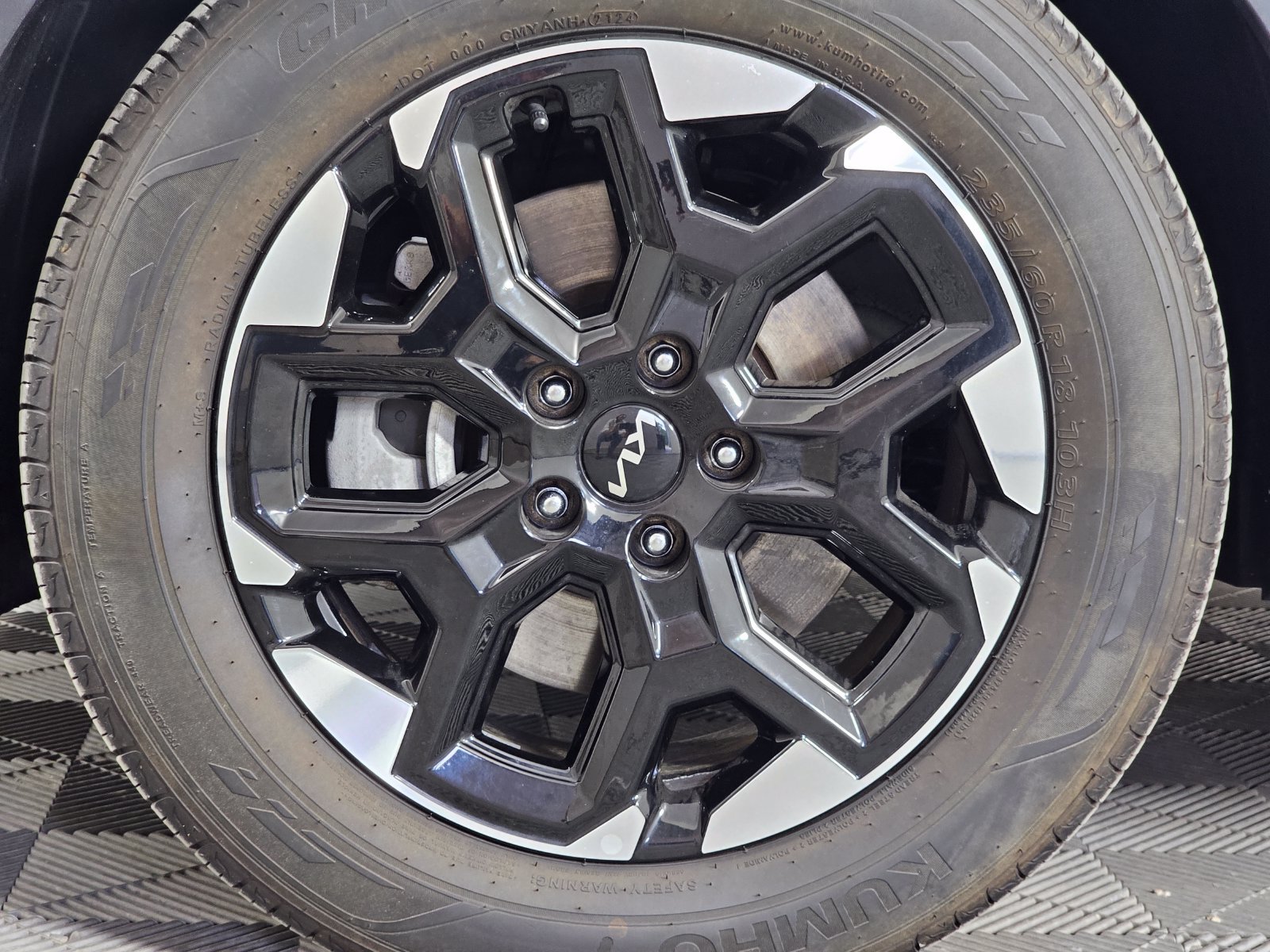 Used 2024 Kia Sorento S w/ Panoramic Sunroof Package FWD image 39