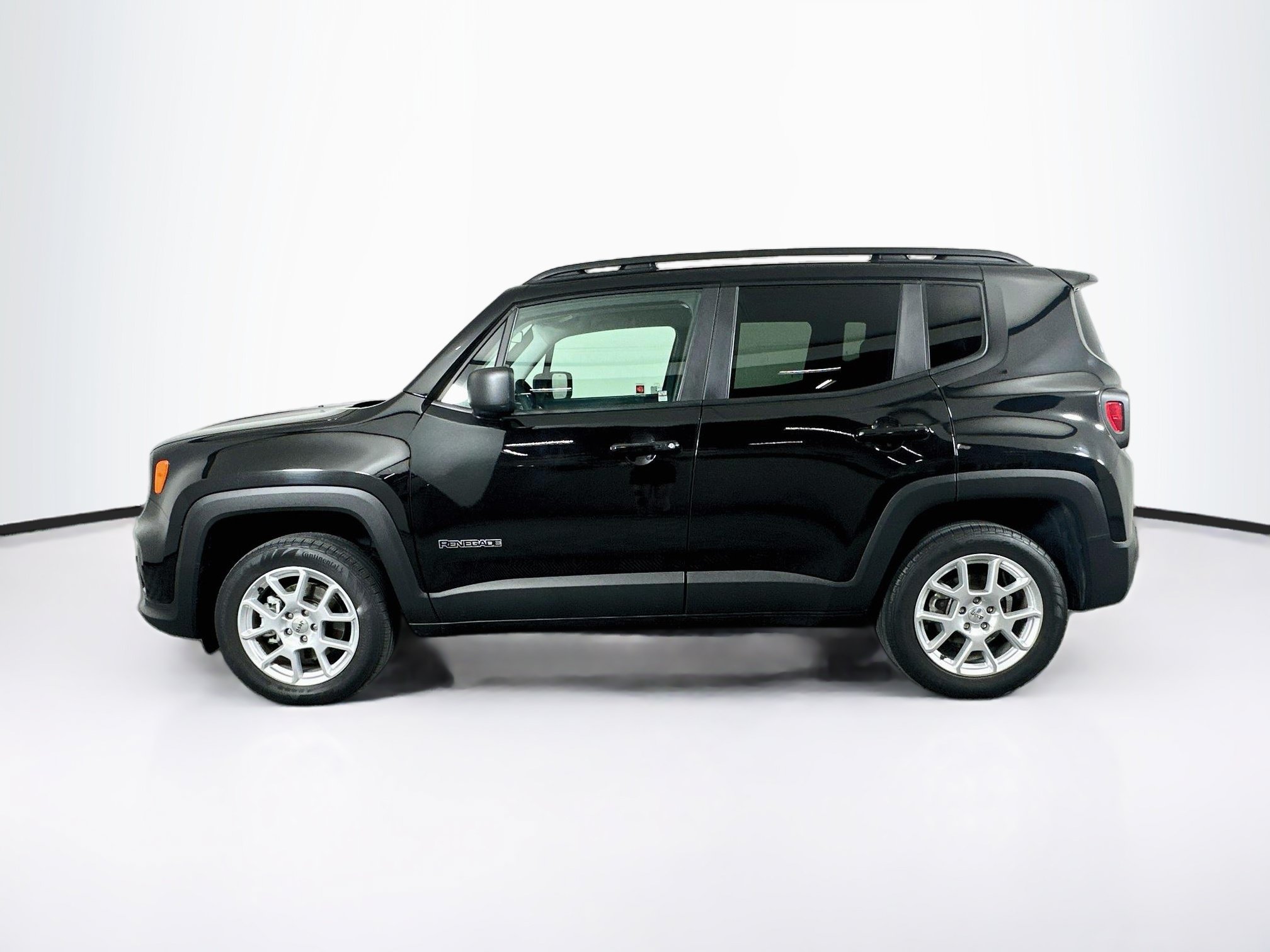 Used 2022 Jeep Renegade Latitude AWD/4WD image 4