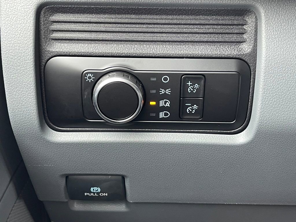 New 2025 Ford F550 4x4 Regular Cab Super Duty image 11