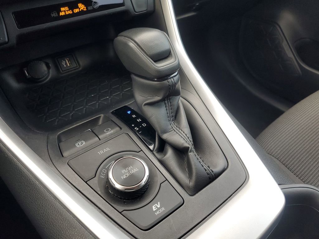 Used 2023 Toyota RAV4 LE image 28