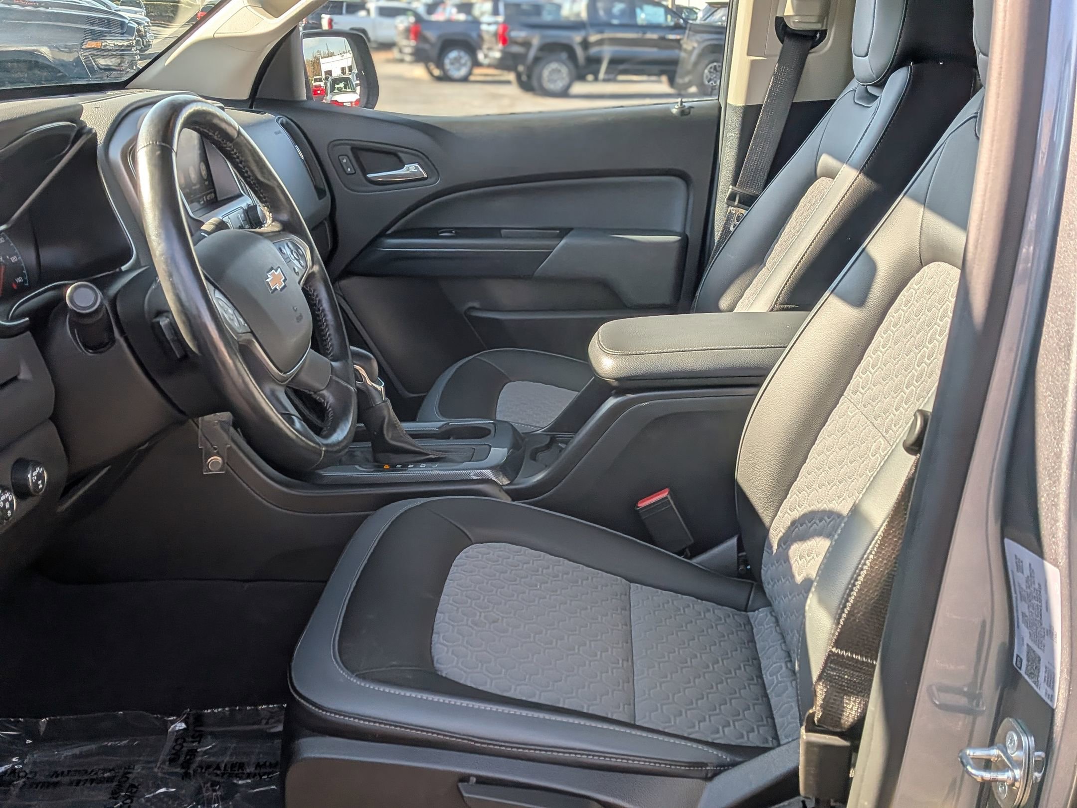 Used 2022 Chevrolet Colorado Z71 image 16