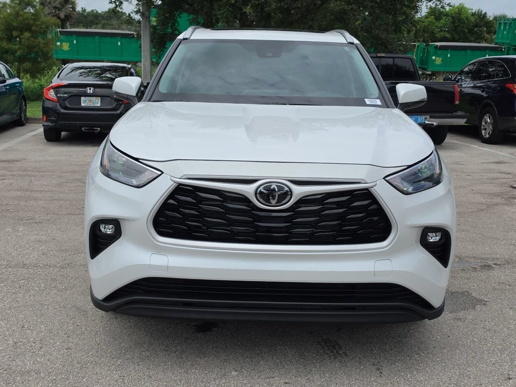 Certified 2026 Toyota Highlander XLE AWD/4WD image 2